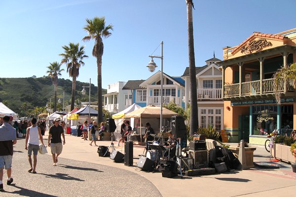 Avila Beach promenade